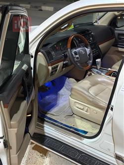 تۆیۆتا لاند کروزەر